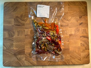 Осьминог (пяточки х/к из щупалец кальмара): Морской коктейль (250 гр.)