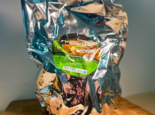 Бастони Чипсы свинины острые: Деревенские гренки со вкусом Шашлыка (Сурские)